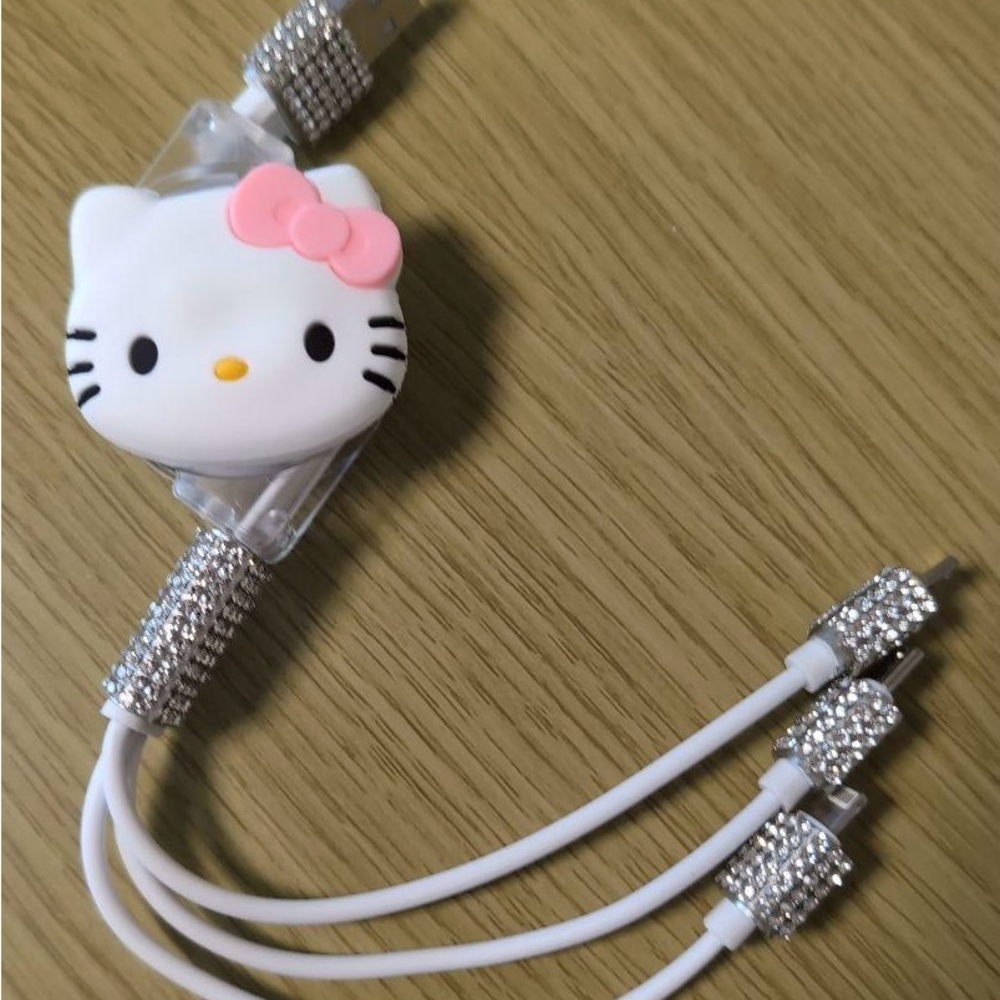 Hello Kitty Pink Bow Multi-Connector Charger